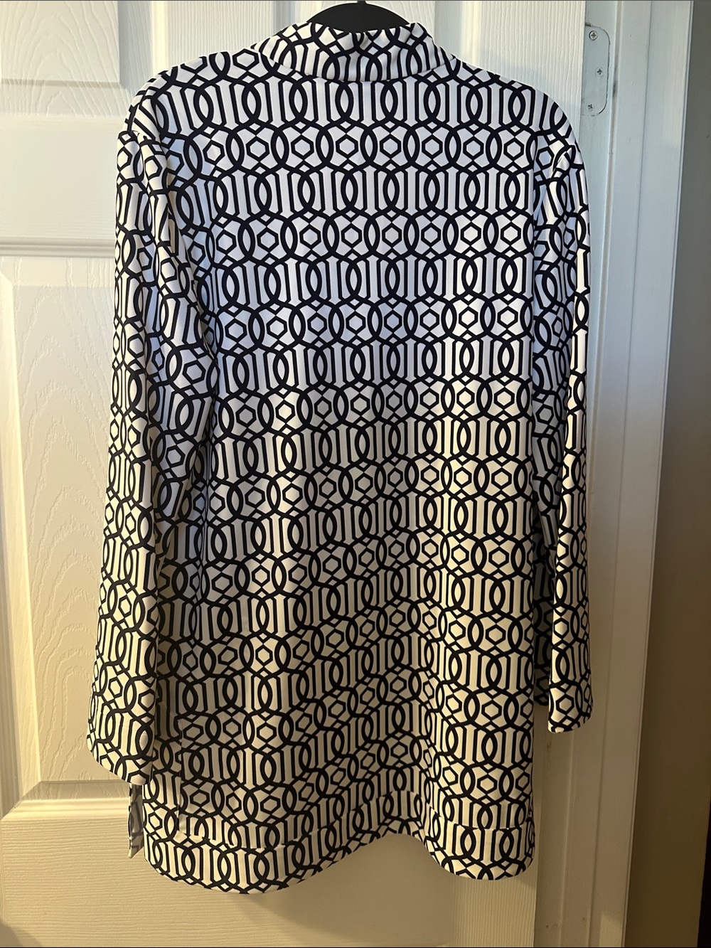 Jude Connally Black and White Geometric Tunic. Size Large, NWT. - Picture 5 of 5